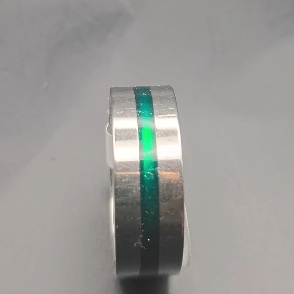 New Men's Stainless Steel Green Resin Inlay Band Ring - US Size 9.5 (China 19)